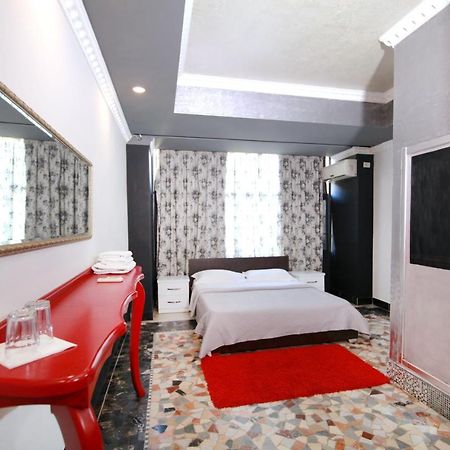 Hotel Eagle Tirana Exterior foto