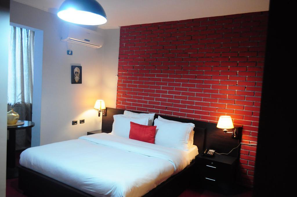 Hotel Eagle Tirana Exterior foto