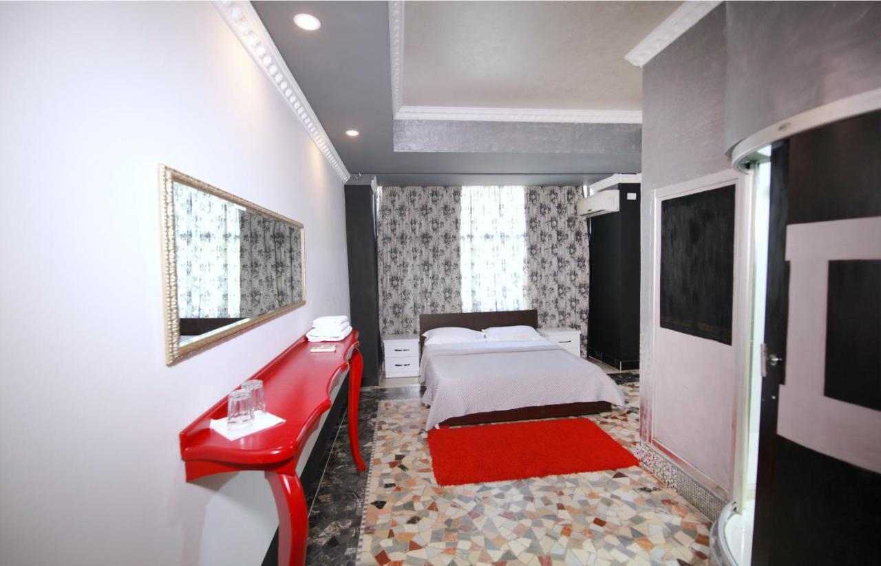 Hotel Eagle Tirana Exterior foto