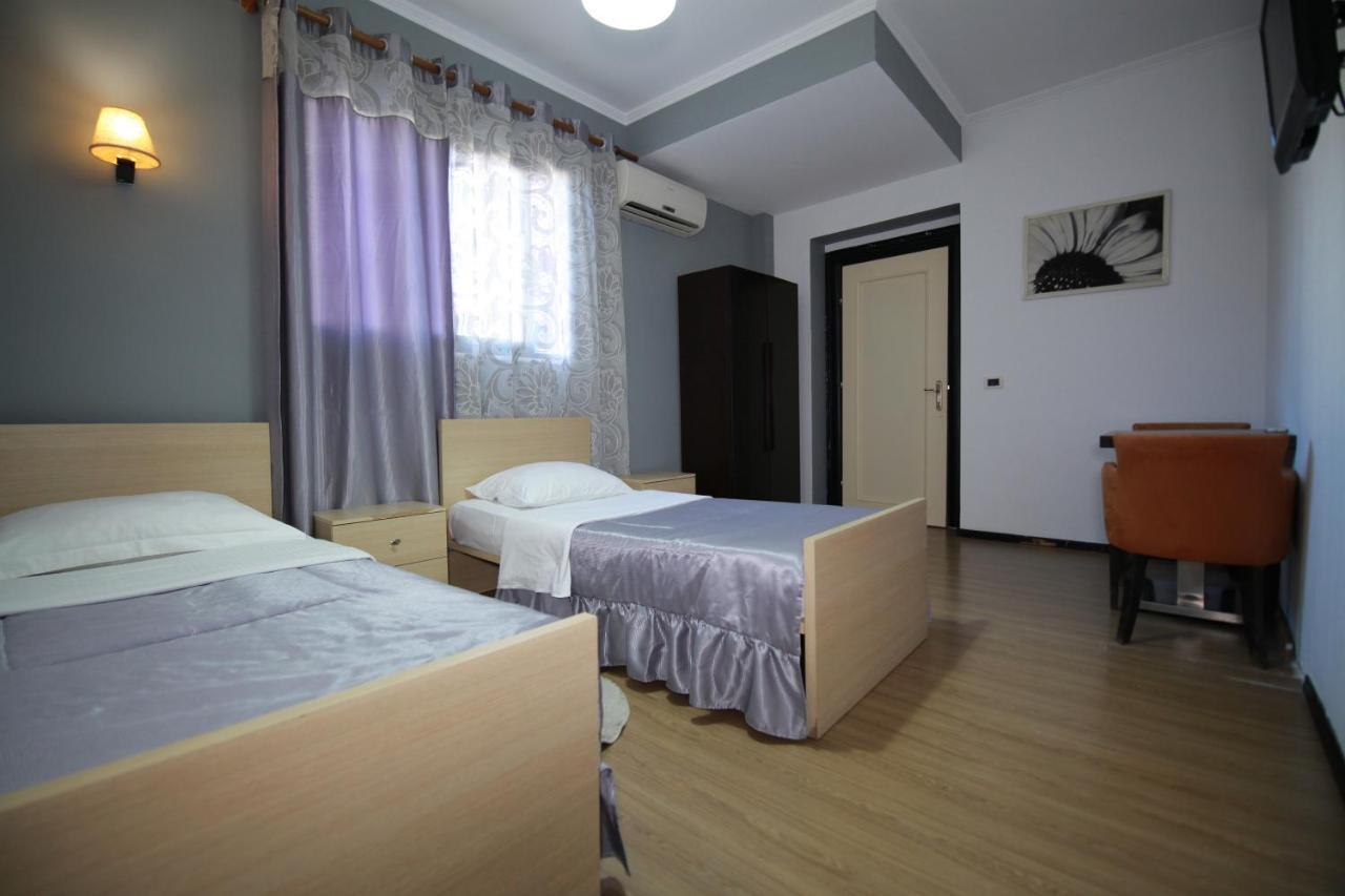 Hotel Eagle Tirana Exterior foto